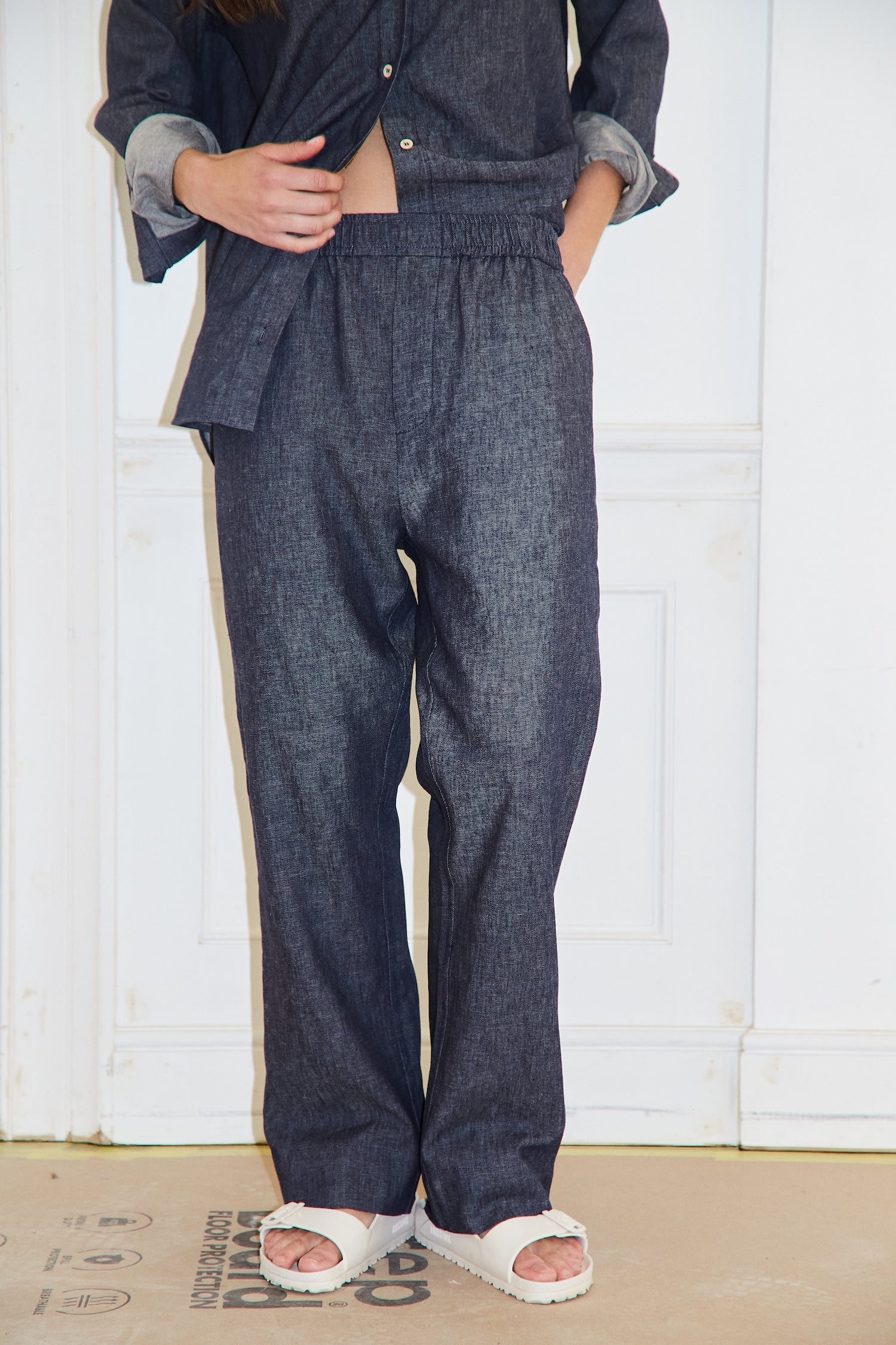 Japanese linen chambray relaxed pant in Indigo.
