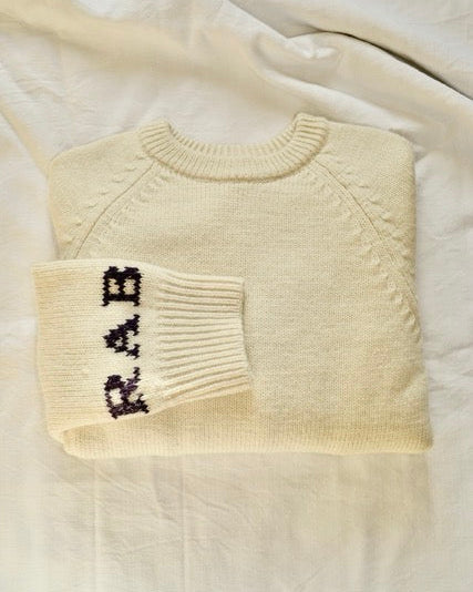 Retro Monogram; Knit stitch.